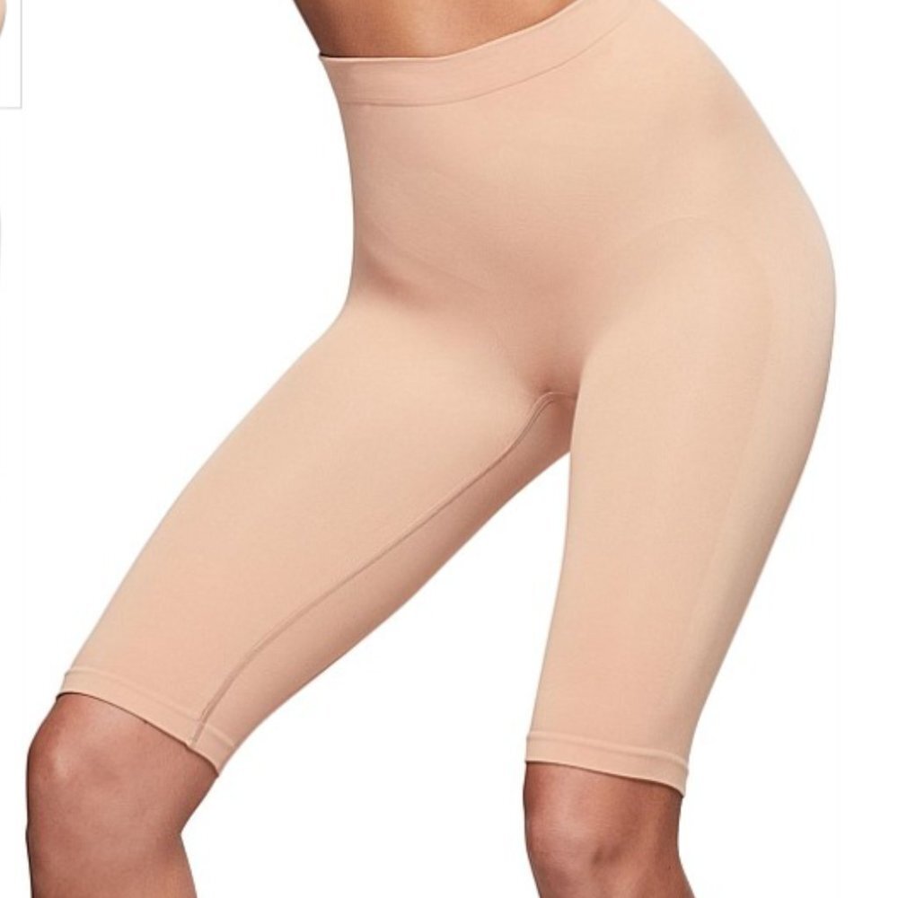 NWOB SKIMS Sculpting Above the Knee Shorts